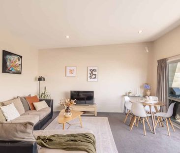 2 bed with double garage - Photo 3