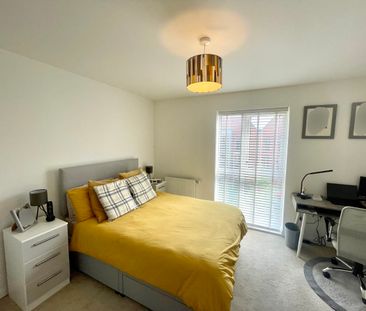 Louisburg Avenue, Bordon, Hampshire, GU35 - Photo 2