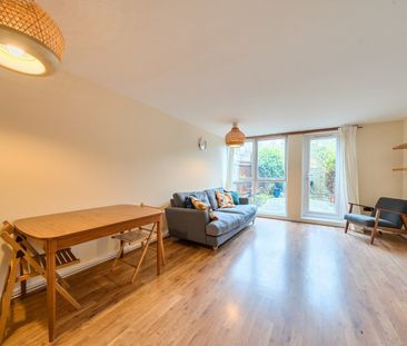 Terraced House to rent - Walnut Tree Road, London, SE10 - Photo 5