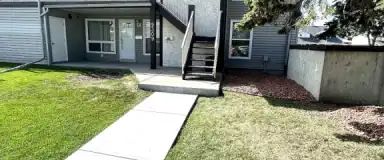 Cozy 2 bedroom plus den located in West Edmonton | 9309 - 9309 172 Street Northwest, Edmonton - Photo 1