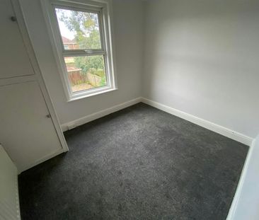 Detached house to rent on - Photo 3