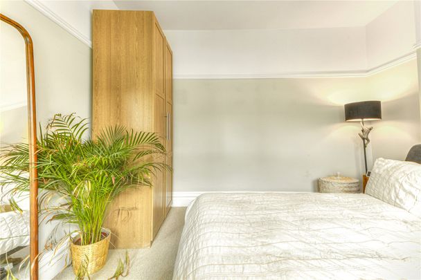 Badminton Road, Clapham South, SW12, London - Photo 1