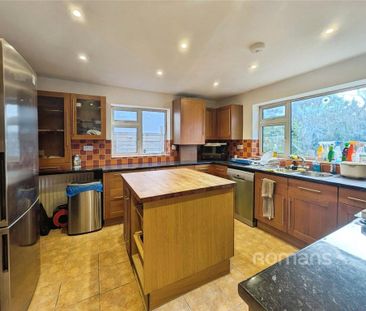 5 bedroom detached house to rent - Photo 4