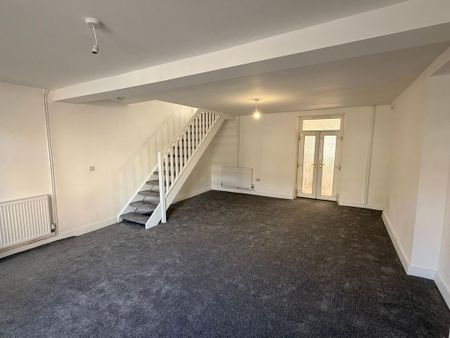 3 bedroom terraced house to rent - Photo 2