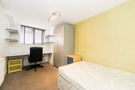 Burchett Grove, Woodhouse, Leeds - Photo 4