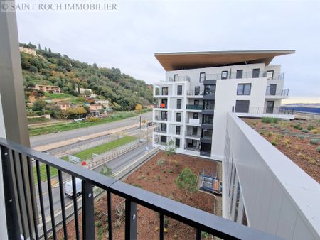 Location Appartement 2 pièces 40m² NICE 06000 - Photo 3