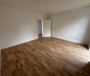 In toller Lage: Wunderschöne, moderne und lichtdurchflutete 3 Zimmer-Wohnung mit Balkon, Dahlienweg 1a, Burgsolms - Foto 3