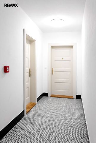 Pronájem bytu 1+kk v osobním vlastnictví 16 m², Praha 9 - Klánovice - Fotografie 3