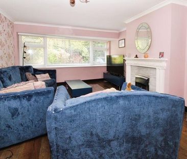 4 bedroom detached house to rent - Photo 2