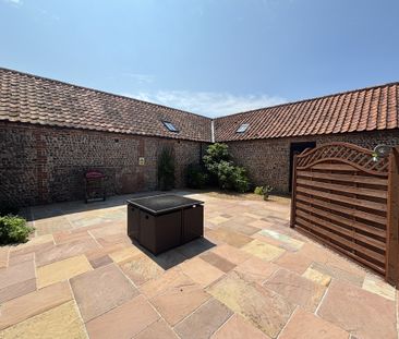 Manor Farm Road, North Walsham, Witton - Photo 1