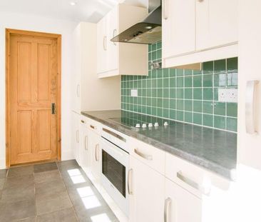 2 bedroom terraced house to rent - Photo 6