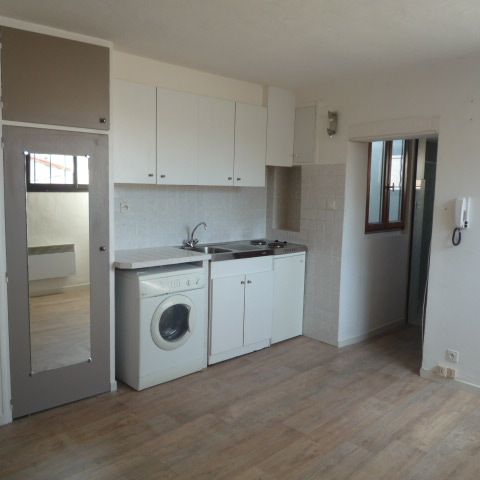 Location Appartement 1 pièce 16m² AIX EN PROVENCE 13100 - Photo 1