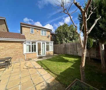 Heathcote Gardens, Harlow, CM17 - Photo 6