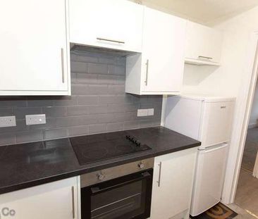 Top Flat, Boltro Road, Haywards Heath, RH16 - Photo 2