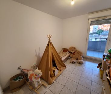 Appartement 3 pièces 65m2 MARSEILLE 13EME 877 euros - Photo 4