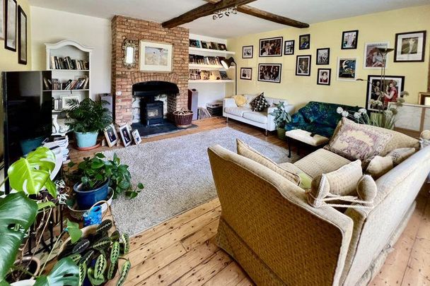 6 bedroom detached house to rent - Photo 1