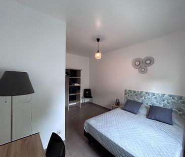 Location Appartement 4 pièces 74m² - Photo 3