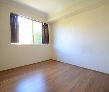 2 Bedroom Unit Convenient to Everything&excl;&excl; - Photo 1