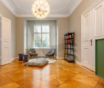 Living Luxury - Photo 1