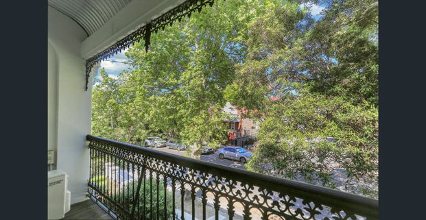 Stunning 3 Bedroom Terrace with Home Office - Photo 1