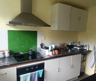 A Cosy 2 Bedroom Home - Photo 3