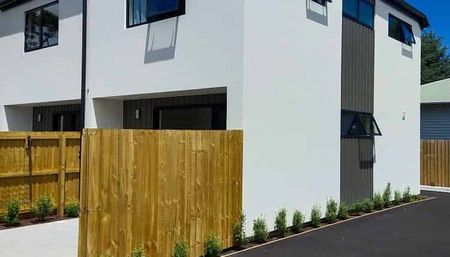 2 bedroom townhouse in Spreydon - Photo 2