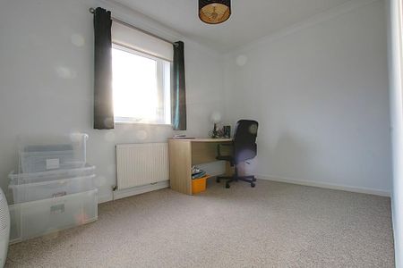 2 bedroom end of terrace house to rent - Photo 3
