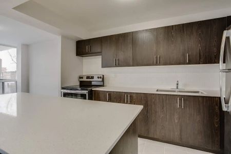 Bayview Square — 1 Bedroom - Photo 4