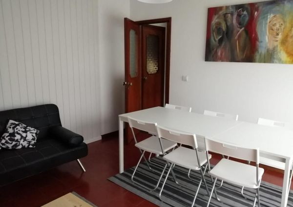 Apartamento renovado no centro de Rio Tinto
