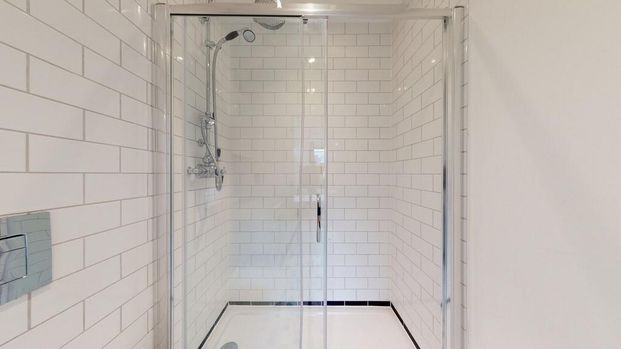 3 bedroom flat to rent - Photo 1