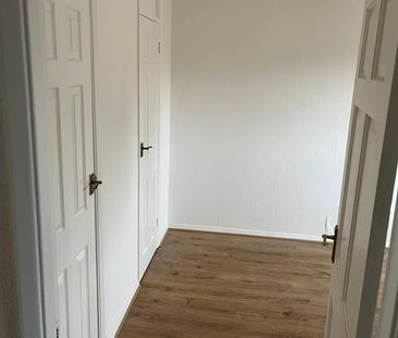 3 Bed Flat, St. John's Road, E16 - Photo 1