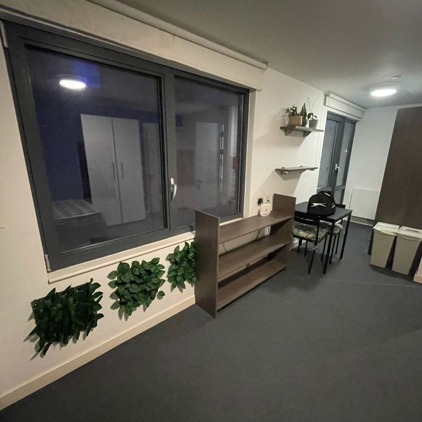 Studio Flat, Pearl Works, S1 - Photo 1