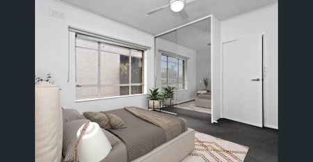 Homely abode in the heart of St Kilda - Photo 3