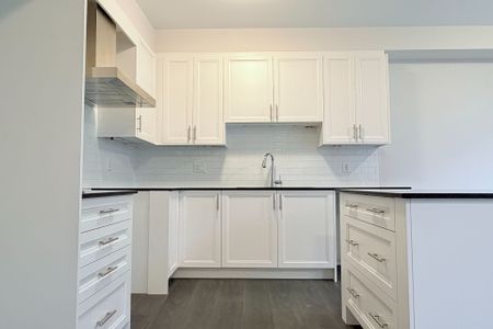 For Lease - 381 Les Emmerson Drive, Barrhaven, Ontario - Photo 5