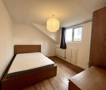 4 bedroom flat to rent - Photo 5