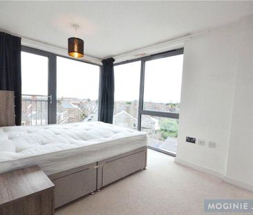 2 bedroom flat to rent - Photo 4