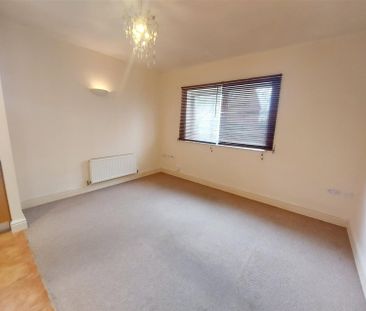 2 Bedroom Flat to Rent in Cole Court, Reservoir Road, Kettering, No... - Photo 1