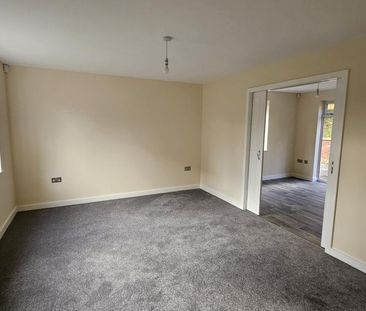 4 bedroom detached house to rent - Photo 1