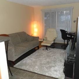 Beautiful Sunalta Condo - $400 OFF your First Month! - Photo 2