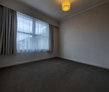 Tidy Two Bedroom Unit - Photo 5