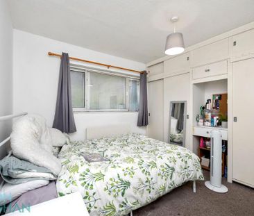 4 bedroom semi-detached house to rent - Photo 5