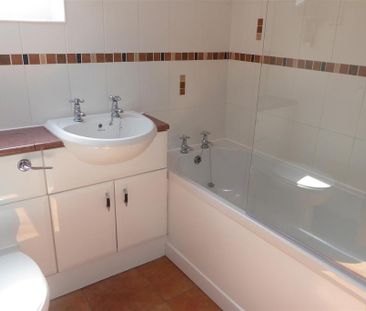 2 bedroom end of terrace house to rent - Photo 6