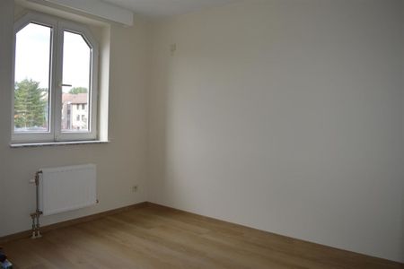 TE HUUR: Gunstig gelegen appartement met 2 slaapkamers te Munsterbilzen! - Photo 3