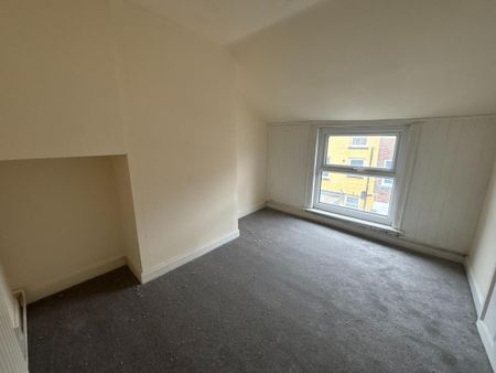 3 bedroom terraced house to rent - Photo 4