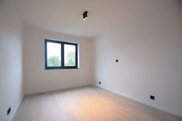 Ruime nieuwbouwwoning met 3 slaapkamers op vlot bereikbare locatie - Foto 1