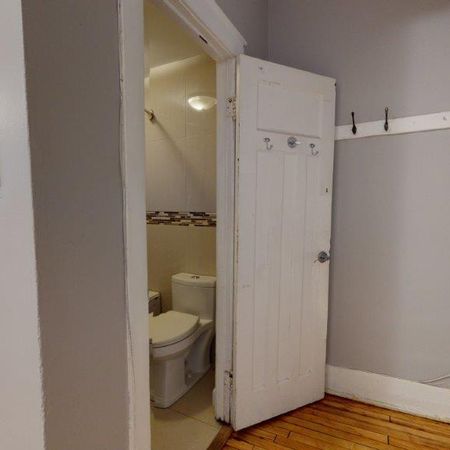 4 1/2 Park Avenue Apartment - Photo 4