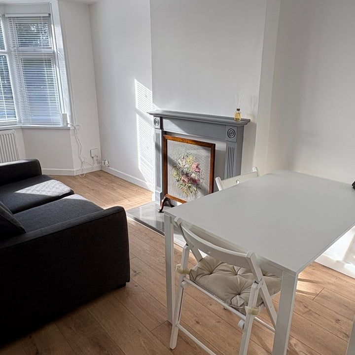 1 Bed Semi-Detached House, Laburnum Road, SO16 - Photo 1