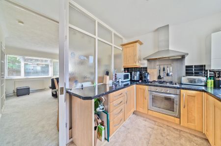 Devoke Way, Walton-On-Thames, Surrey, KT12 - Photo 3