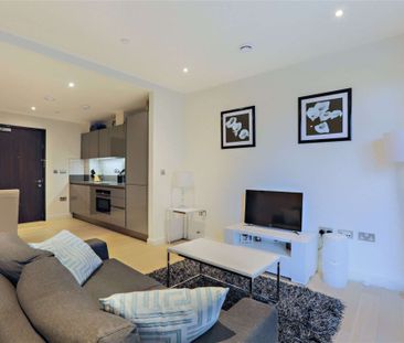 Superb second floor studio apartment in The Roper Building in Green... - Photo 2