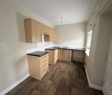 2 bedroom end of terrace house to rent - Photo 6